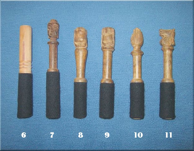 Klangschalenklöppel mit schwarzem Filz
